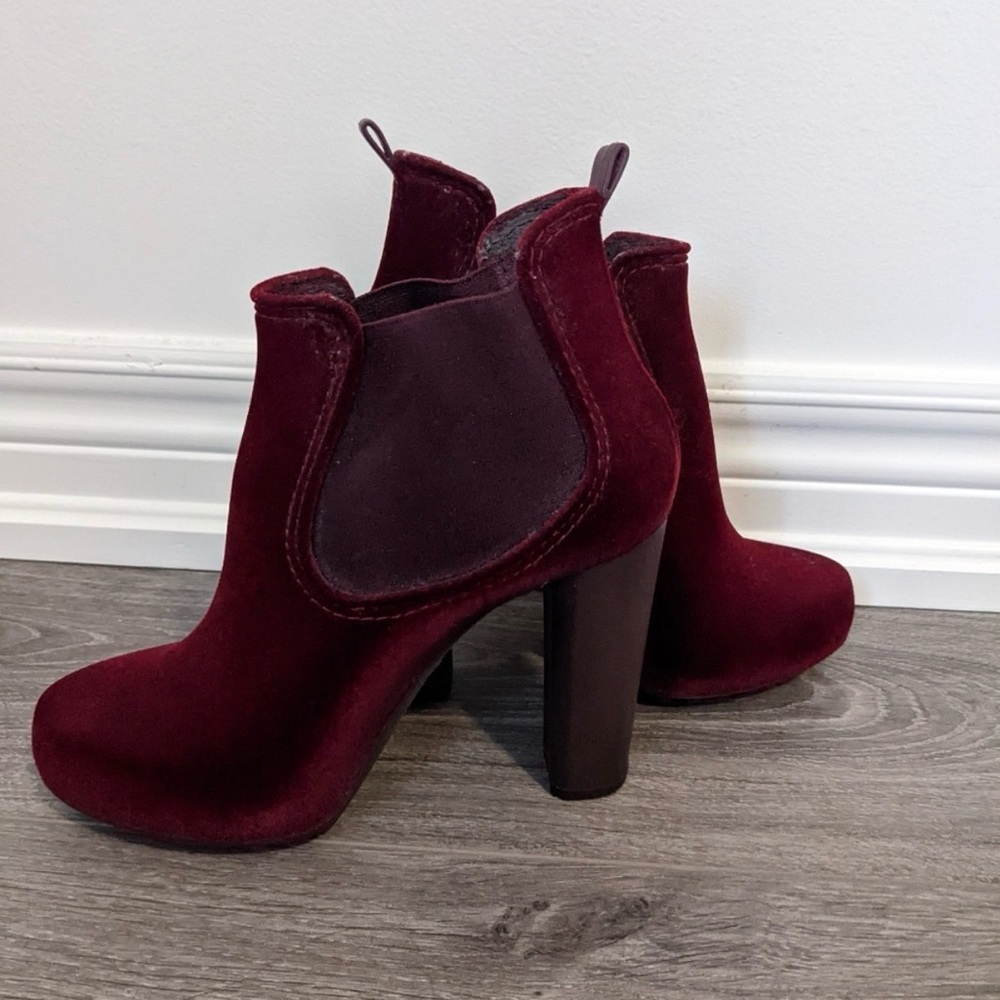 Women's Velvet Chelsea Ankle Booties in Wine Red